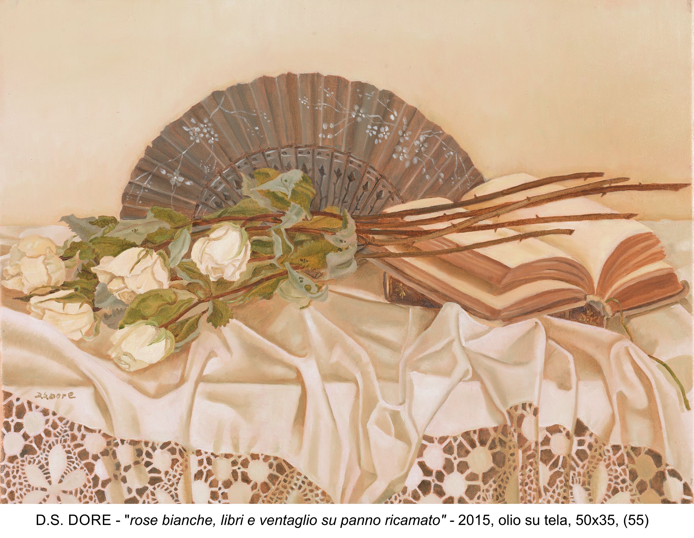 055 Rose bianche libri e ventaglio su panno ricamato 2015 olio su tela cm 50x35