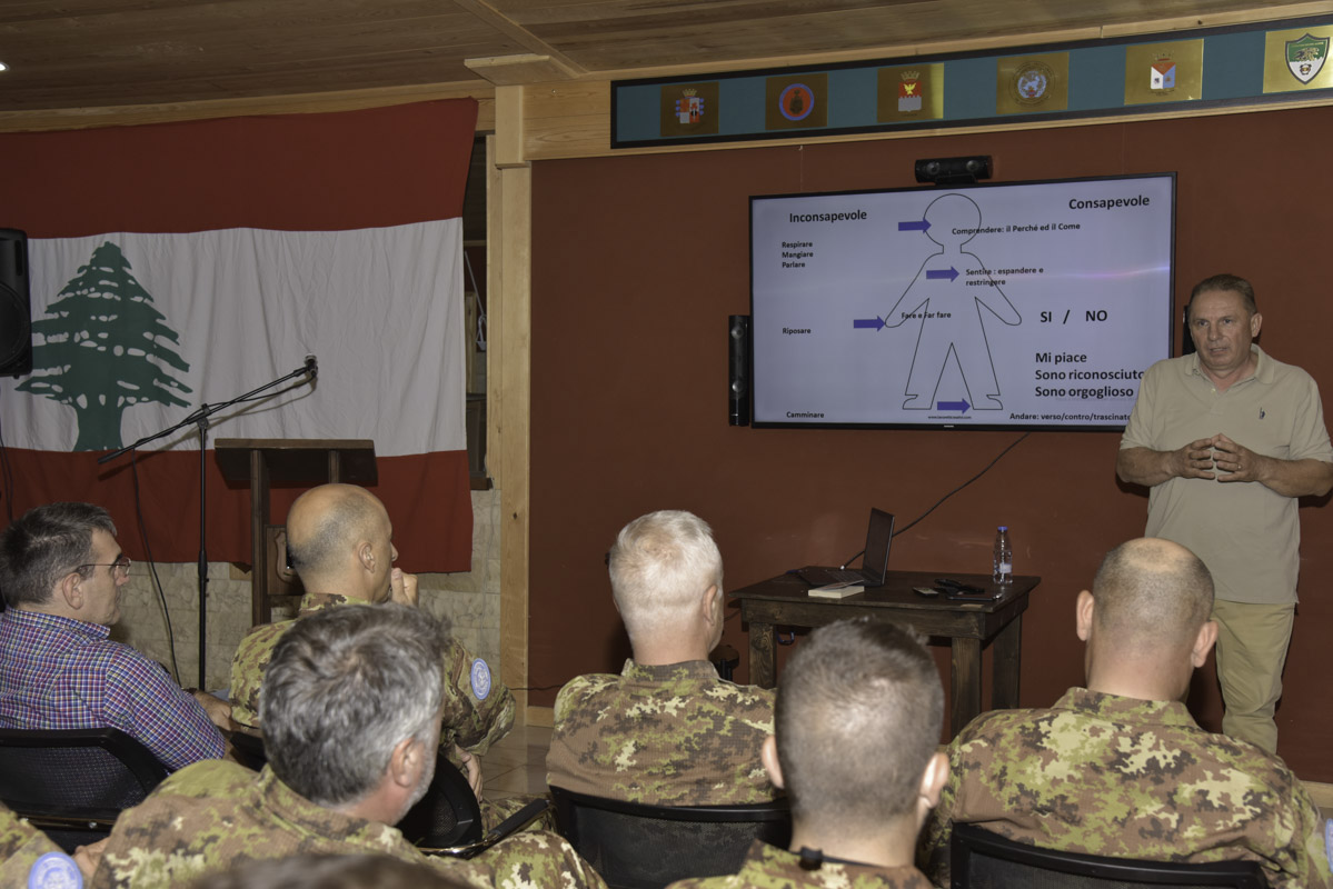 UNIFIL Il pro. Bergamaschi illustra la didattica inclusiva agli operatori Cimic Italiani