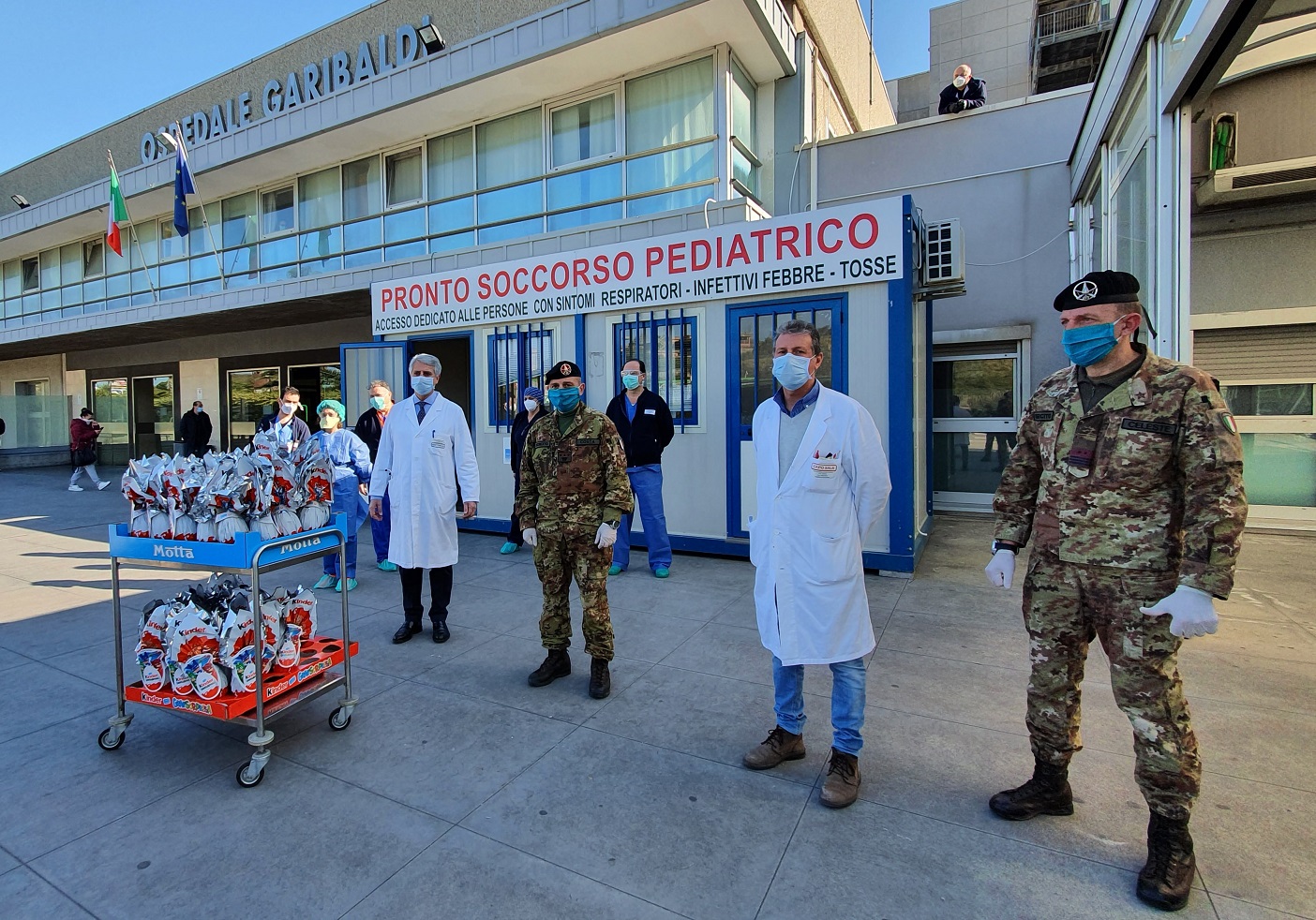 6 foto di gruppo pronto soccorso pediatrico1