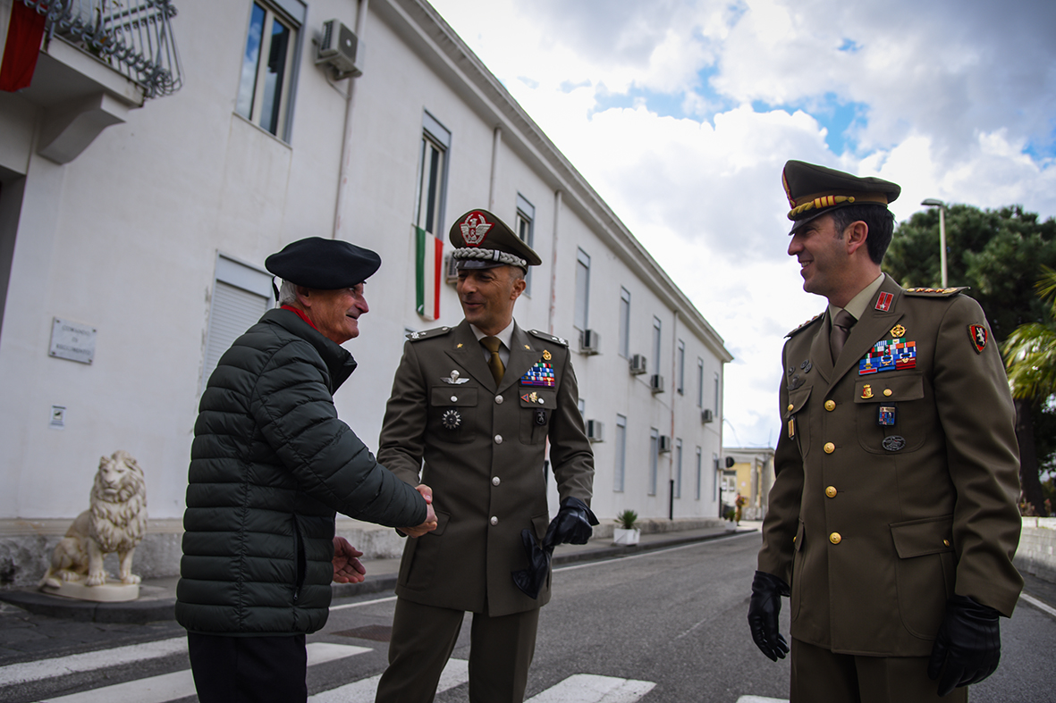 Il Gen. Pisciotta saluta Alberto Ciarri