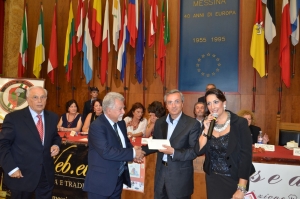 L’Associazione Culturale MessinaWeb.eu è lieta di comunicare il vincitore del Quinto Premio - nella sezione riservata alla Poesia in vernacolo - “ Ottava Edizione del Premio Internazionale Arteincentro 2014” .