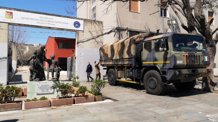 Coronavirus: l’Esercito in Sicilia supporta la Protezione Civile Da Palermo i reparti della Brigata “Aosta” movimentano 8 tonnellate di materiali per esigenze sanitarie e destinati a tutta la Sicilia
