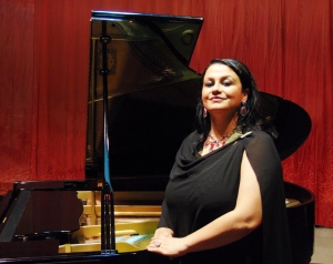 Maria Teresa Prestigiacomo - Intervista con il noto soprano turco Gonca Dogan  a Taormina per Opera Stars direzione artistica Enrico Castiglione.