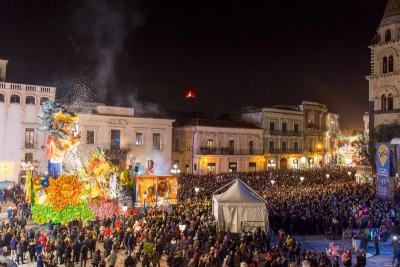 Il carro allegorico “La speranza è l’ultima a morire” vince l’edizione 2017 AD ACIREALE «IL PIÙ BEL CARNEVALE DEGLI ULTIMI 20 ANNI»