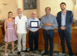 Barcellona Pozzo di Gotto: conferita una targa all’illustre giornalista Nino Bellinvia