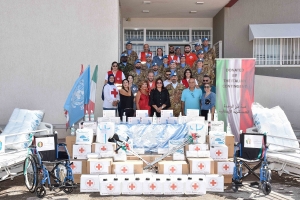 Libano: i Caschi Blu italiani sostengono la Croce Rossa libanese  Consegnate attrezzature ospedaliere acquistate con il contributo di donatori italiani e visitati da medici militari italiani pazienti libanesi.