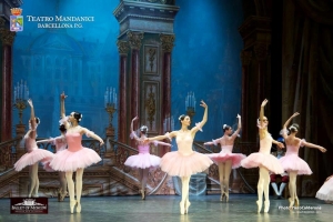 Il lago dei cigni al Teatro Mandanici di Barcellona Pozzo di Gotto