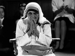 Aiutiamo con il sorriso, come la Beata Madre Teresa ci insegna!
