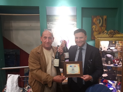 Premio Eccellenza a Bruxelles per Toto’ Di Matteo imprenditore di Palermo. Nell’ambito della mostra d’arte degli artisti siciliani au Sablon Presente l’On.le Romagnoli